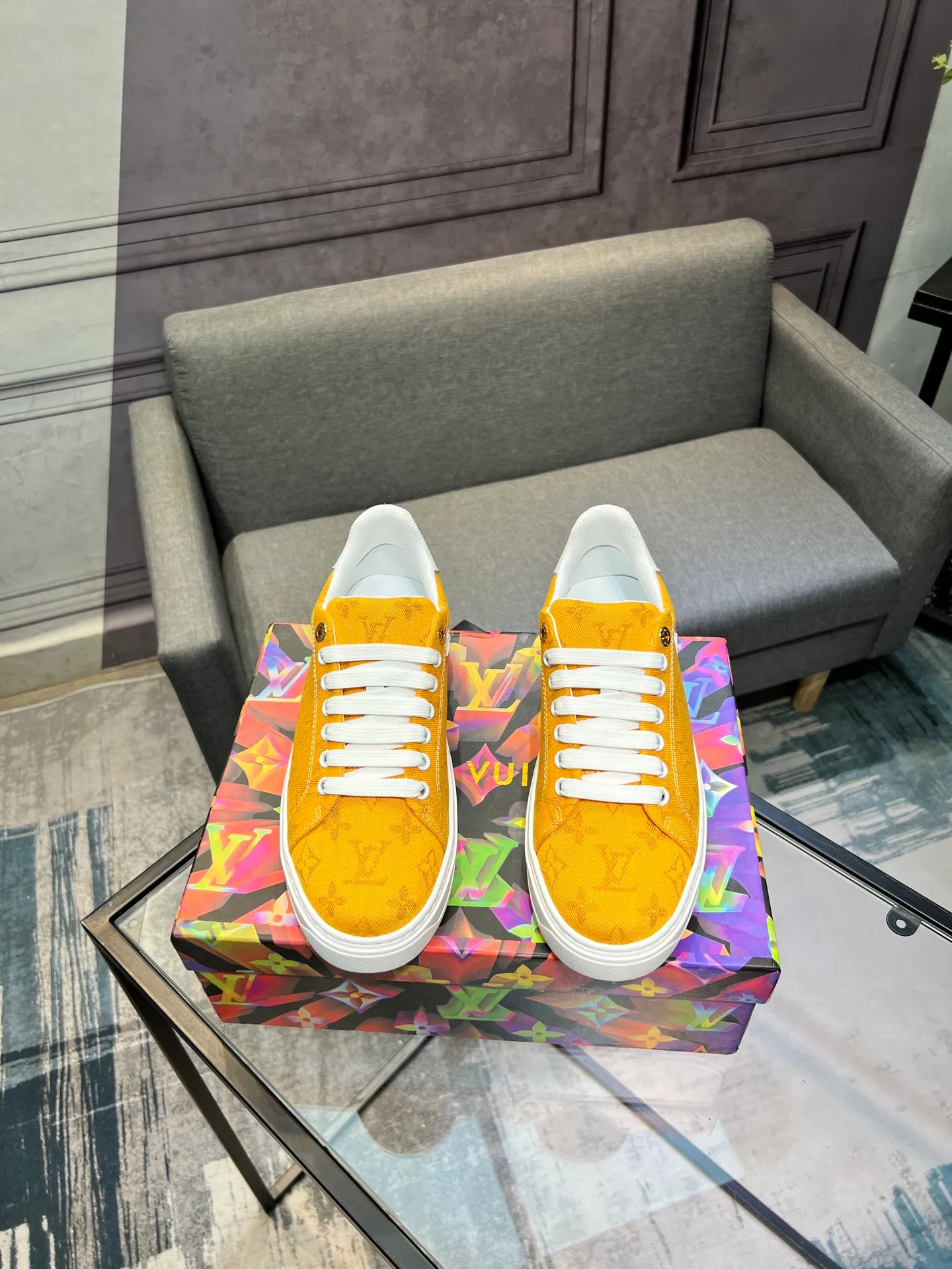 Men's Men's Shoes 💰540 LV Louis Vuitton. The latest fashionable casual shoes are popular in physical stores. The new spring and summer comfortable imported custom patent leather plus cowhide, cowhide mesh, and unique jacquard fabric element design. With sheepskin lining, Lv original base, [sun][sun] high-end packaging and high quality💪Details determine quality, welcome to compare🇮🇹Code number 38-44, 45 can be customized